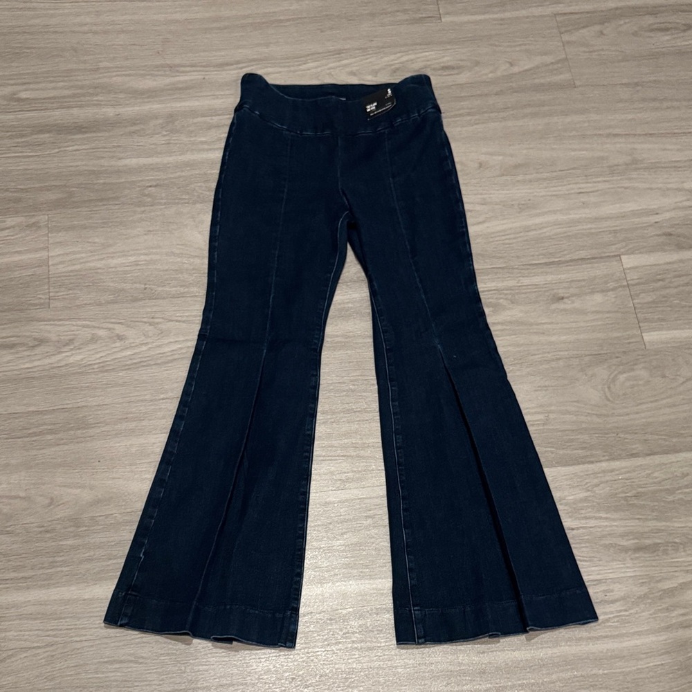 Express Pull On Dark Blue 70’s Flared Jeans, Mid Rise, Small (Short)-NWT